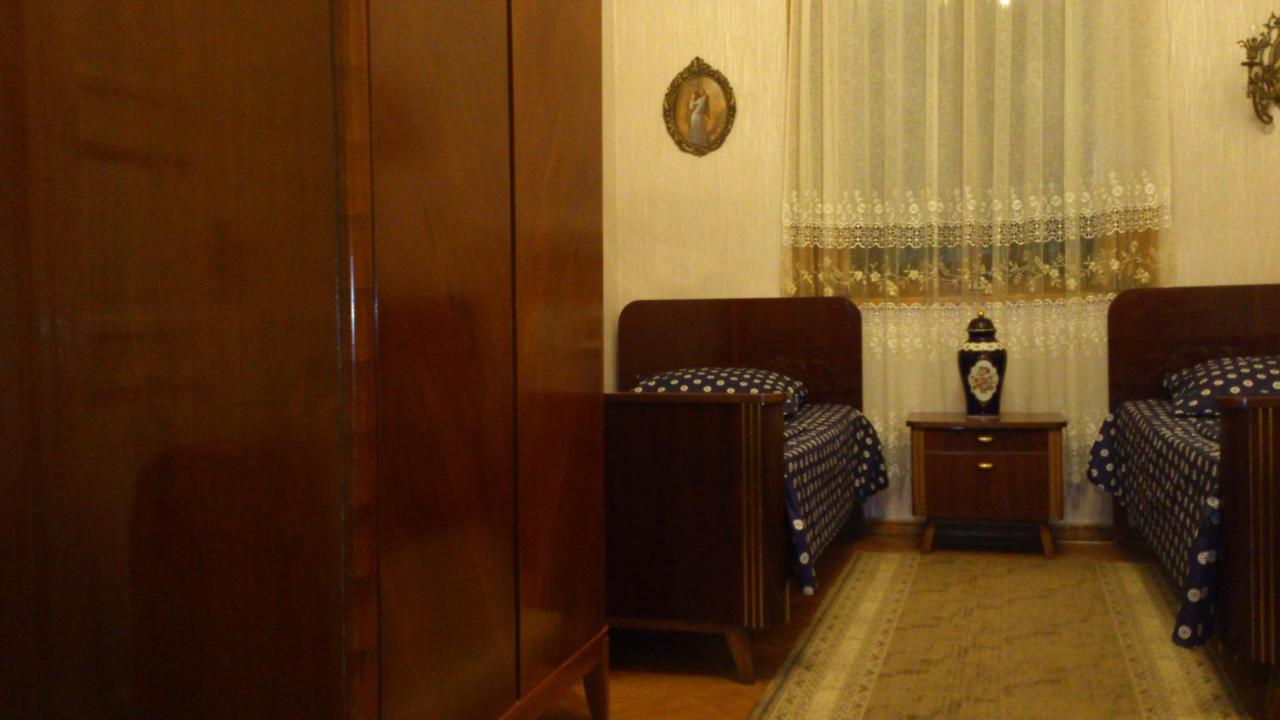 Zweibettzimmer mit Gemeinschaftsbad