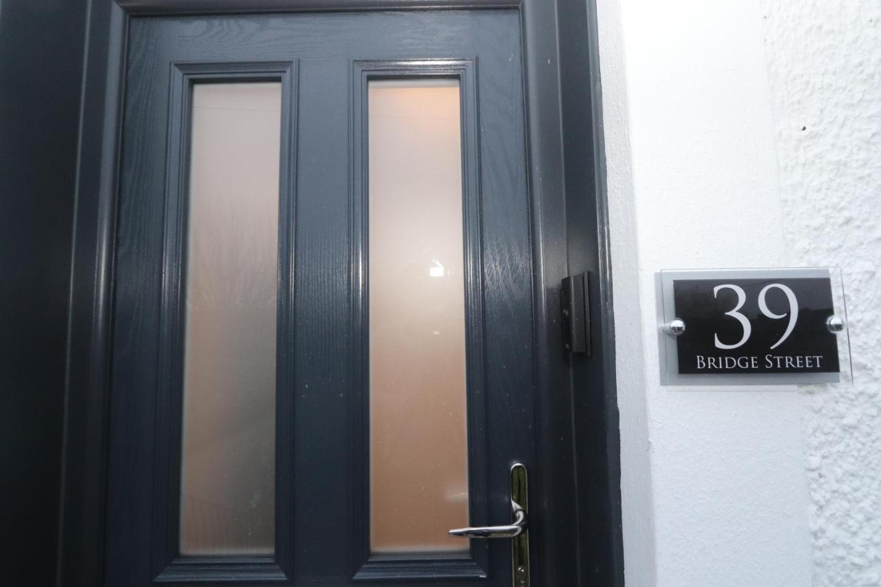 Dollar Apartments-39 Bridge Street - B&B