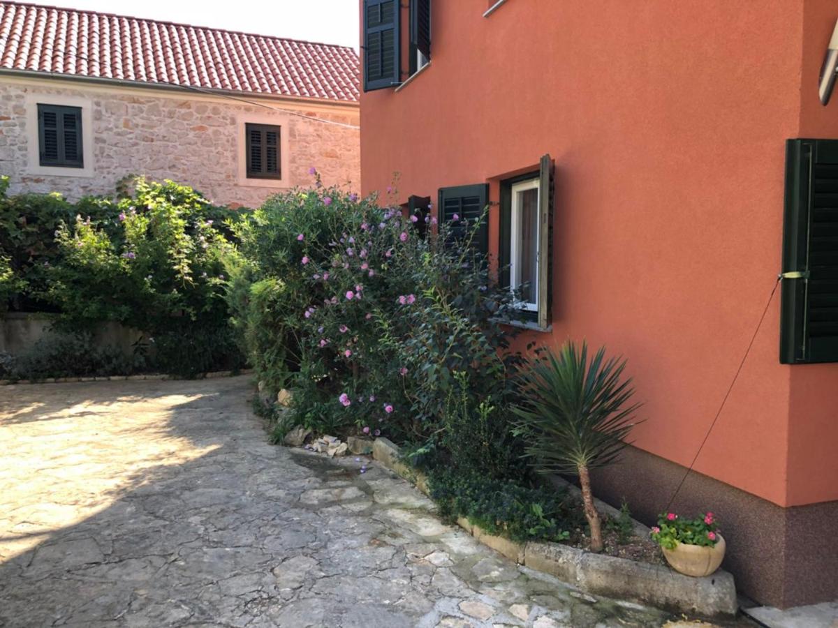 Appartamento Comfort con 1 Camera da Letto e Balcone 