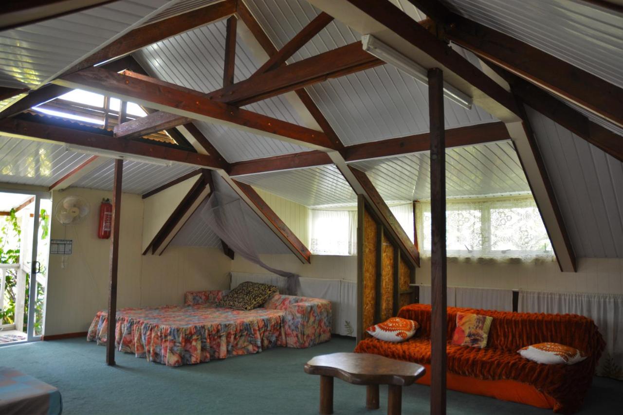 Bed in 10-Bed Mixed Dormitory Room