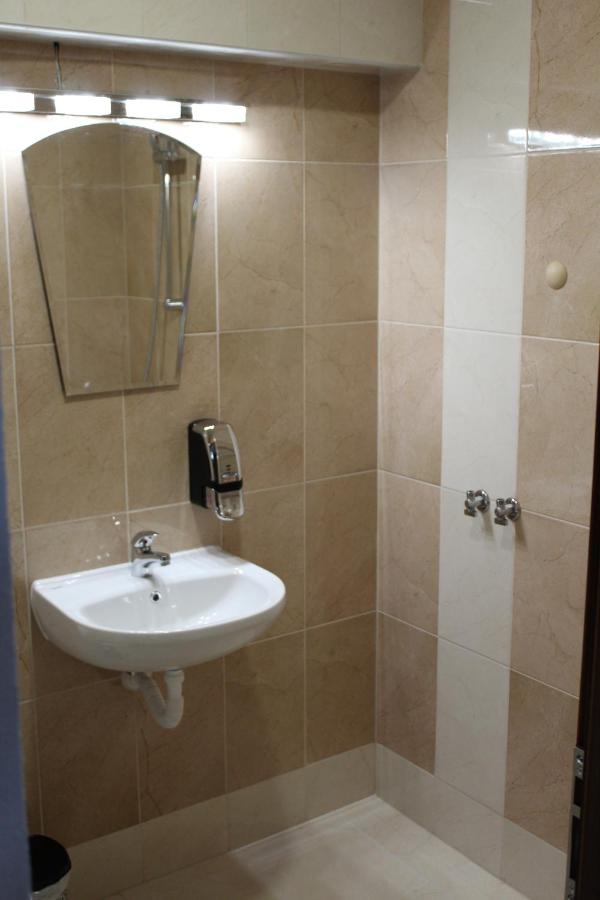 Camera Matrimoniale/Doppia con Letti Singoli con Bagno Privato