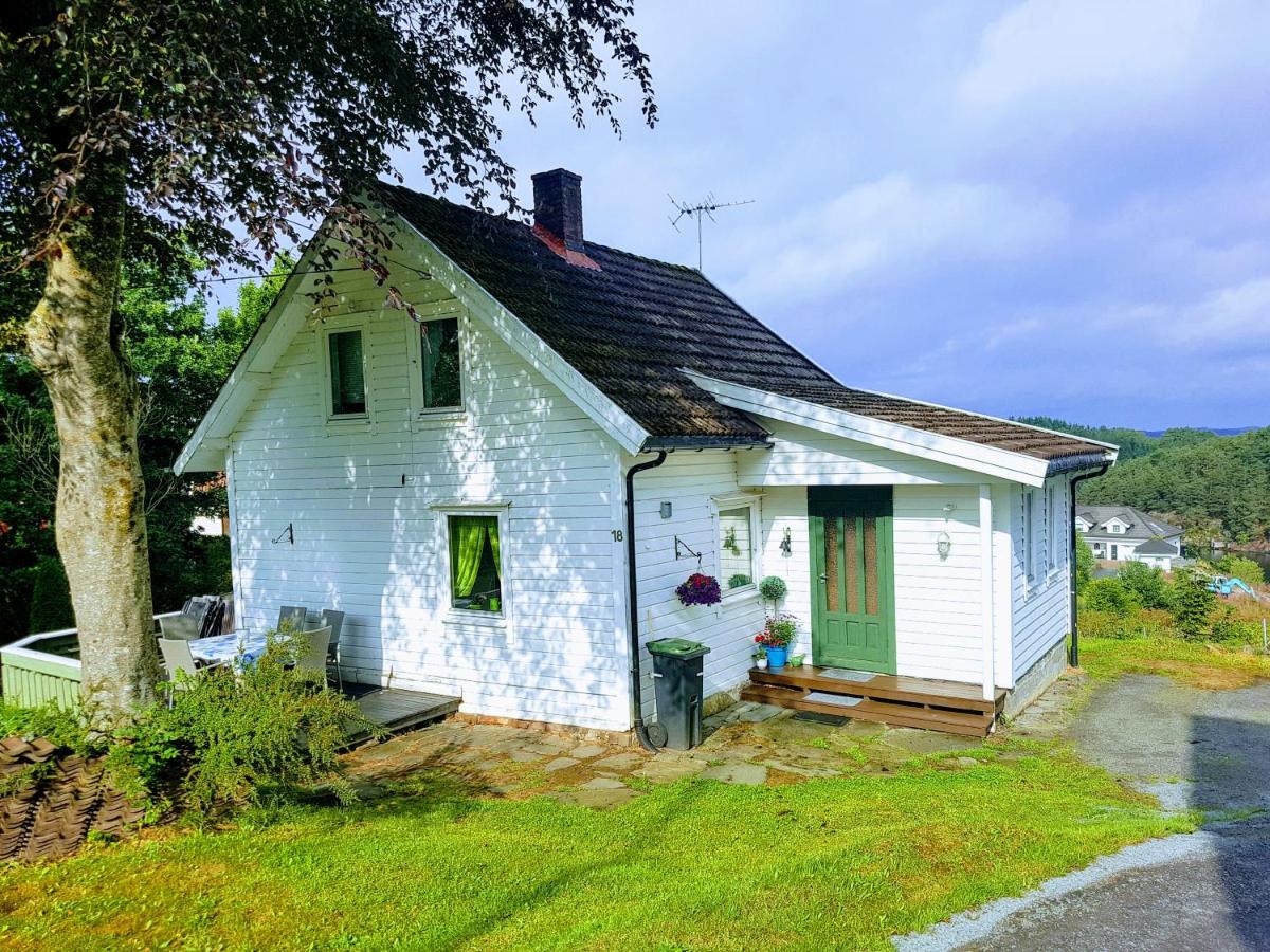Lille Villa Severin - B&B Mosterhamn