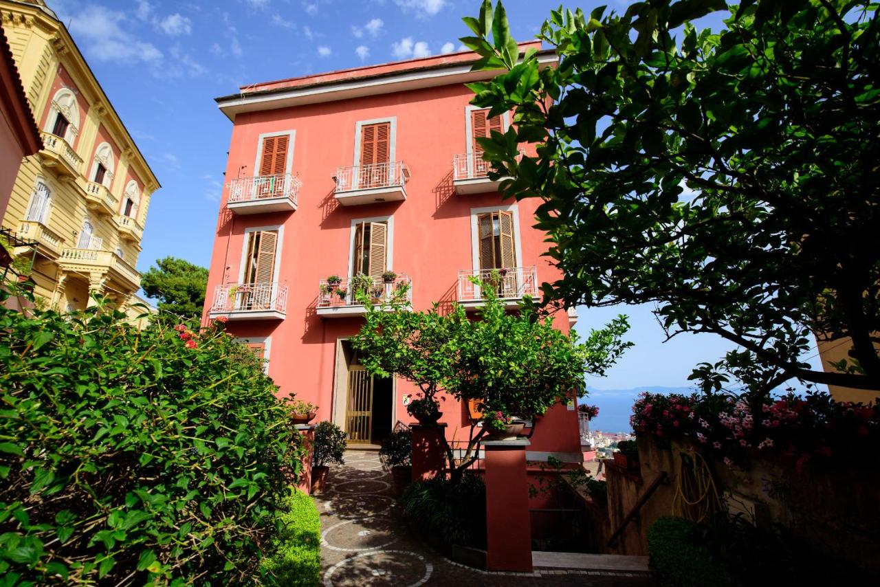 Appartamento Panoramico "Il Glicine" - Bed and Breakfast Napels