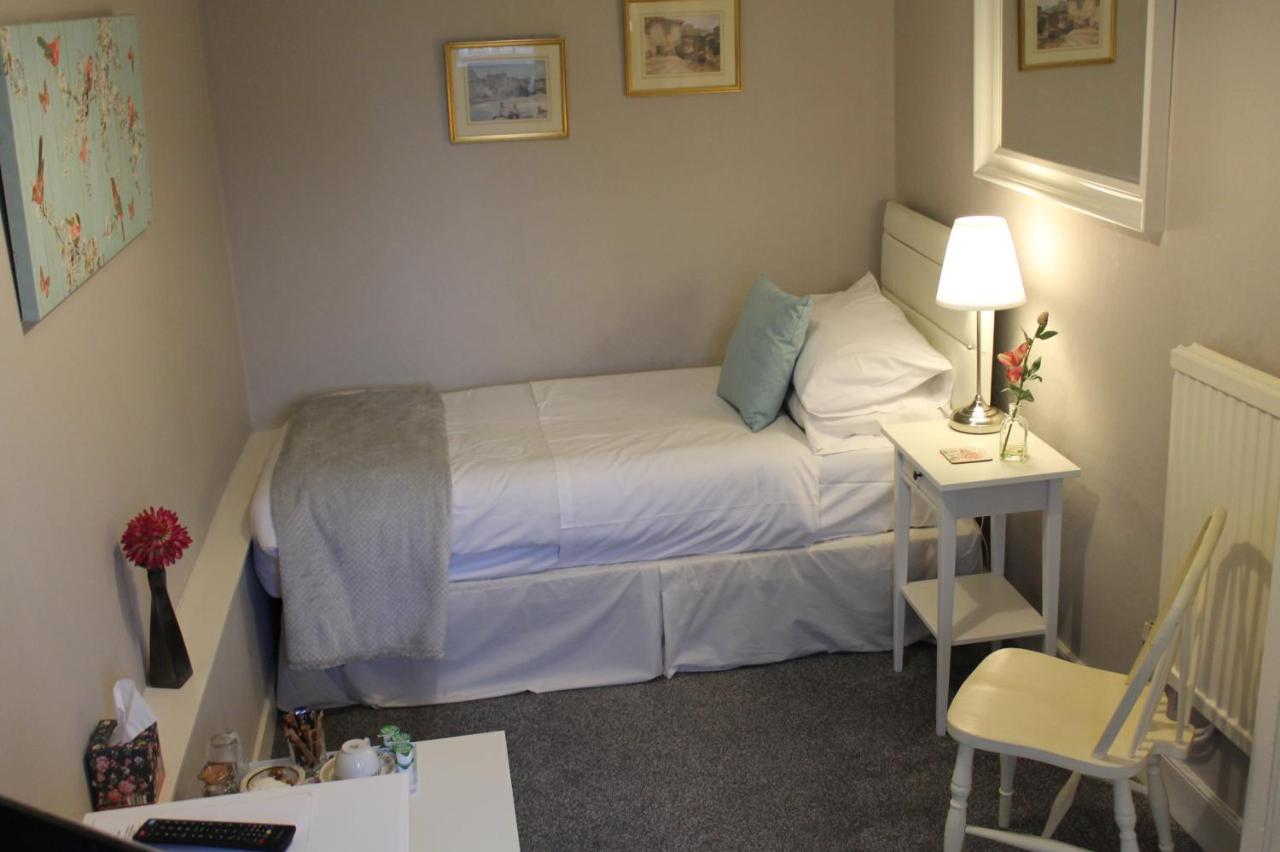 Single Room with Private External Bathroom