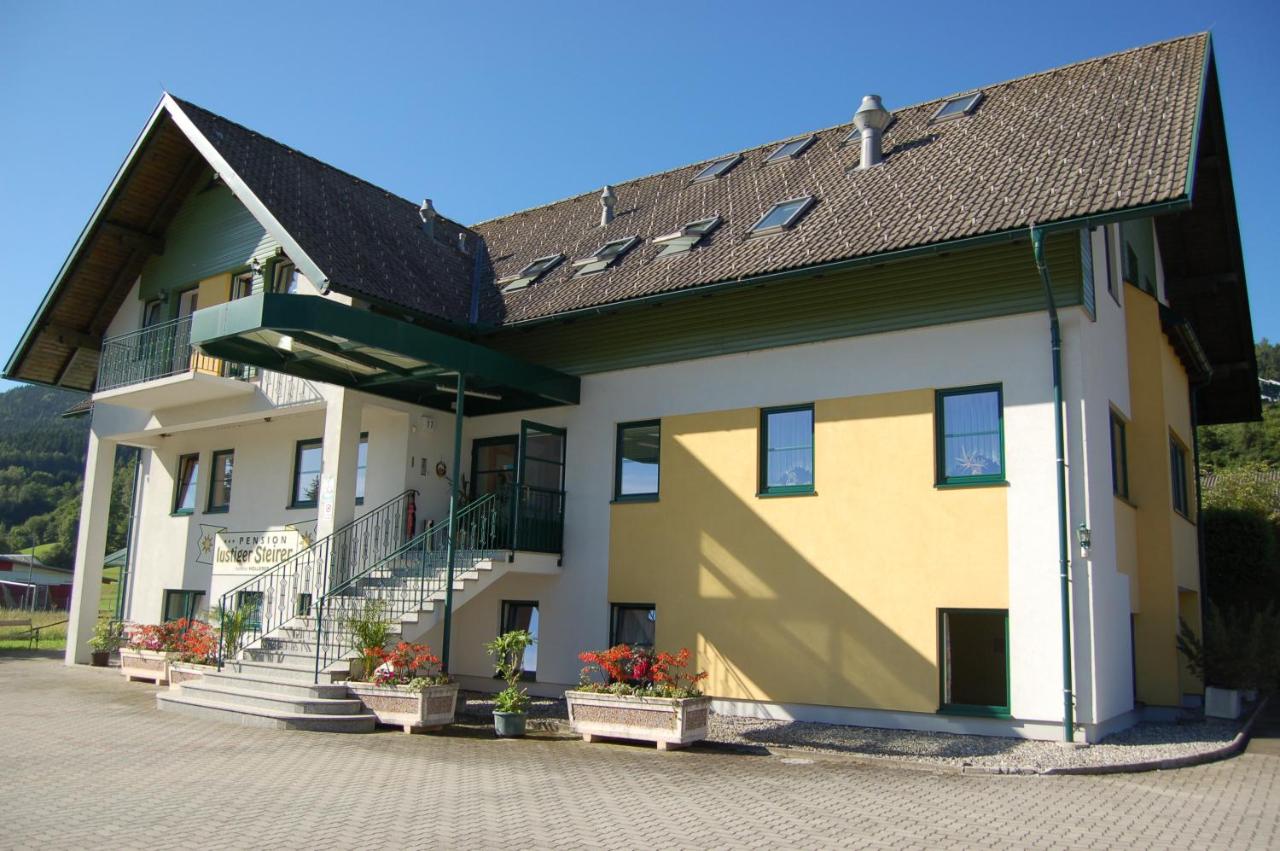 B&B Bruck an der Mur - Gasthaus Pension Zum lustigen Steirer - Bed and Breakfast Bruck an der Mur