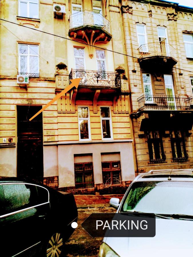 Family apartments in Lviv center with balcony - B&B Leopoli