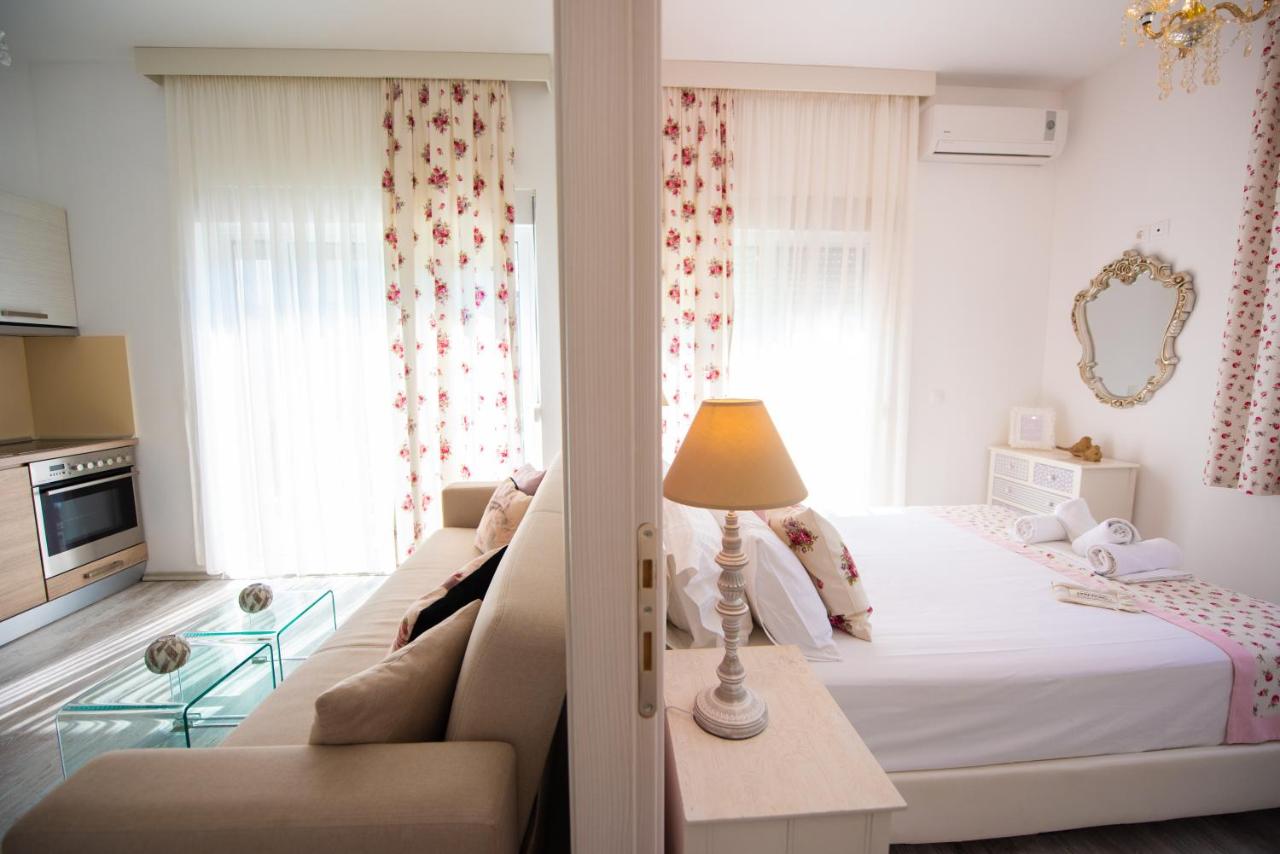 Apartamento de 1 dormitorio con vistas laterales al mar