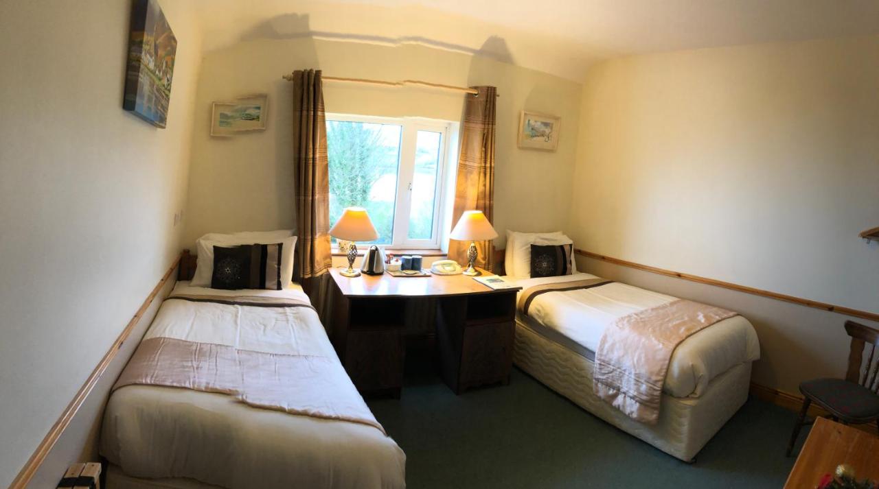 Twin Room with Bathroom