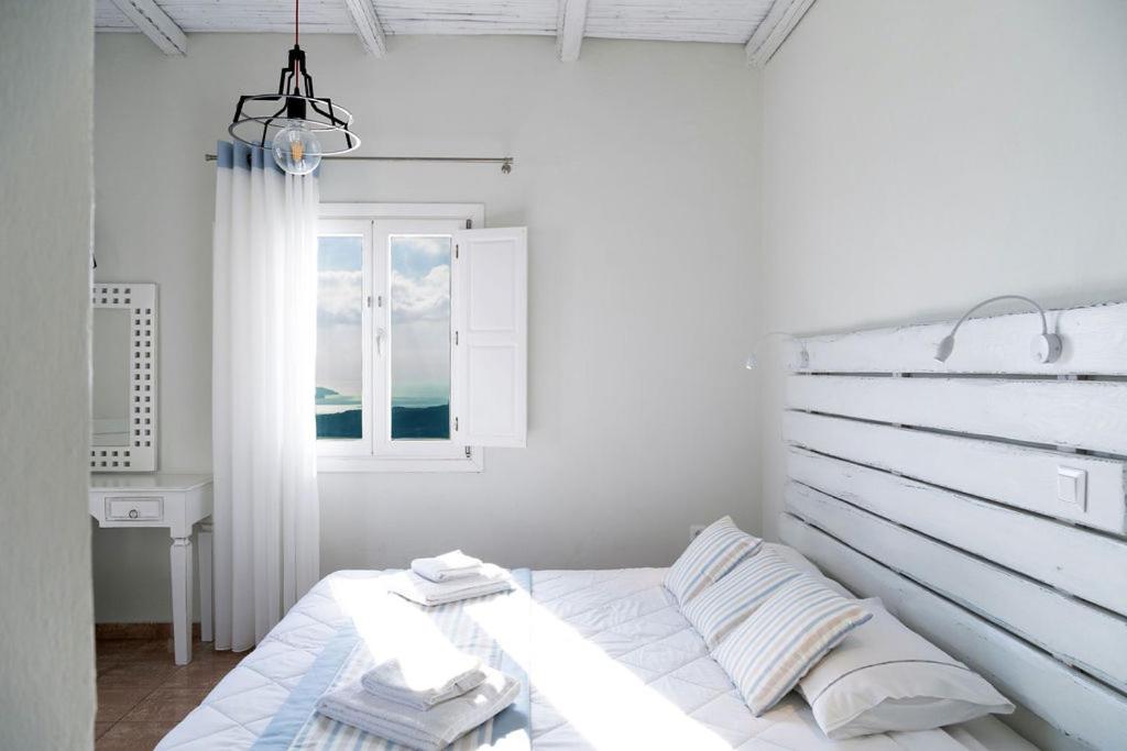 Chambre Supérieure (Lit Queen-Size ou Lits Jumeaux) - Vue sur Caldeira