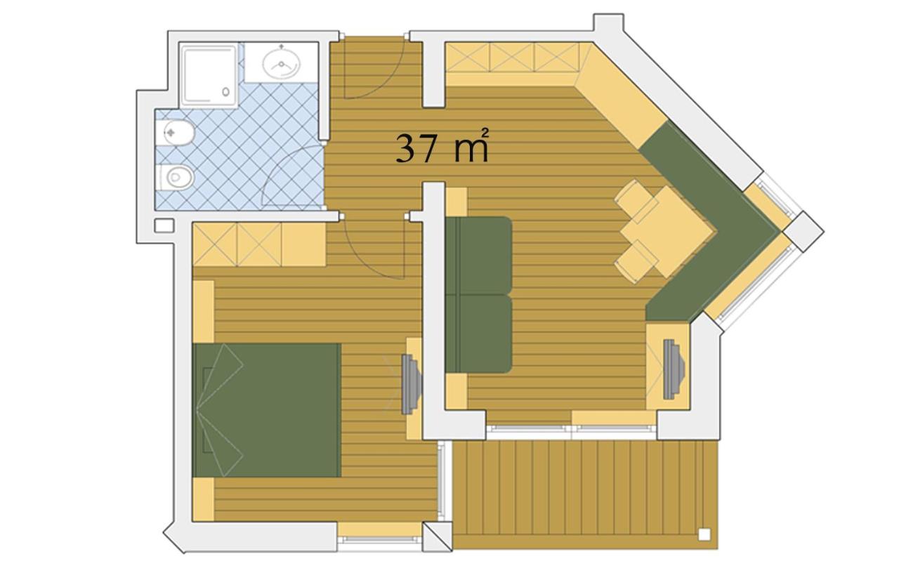 Apartment with Mountain View