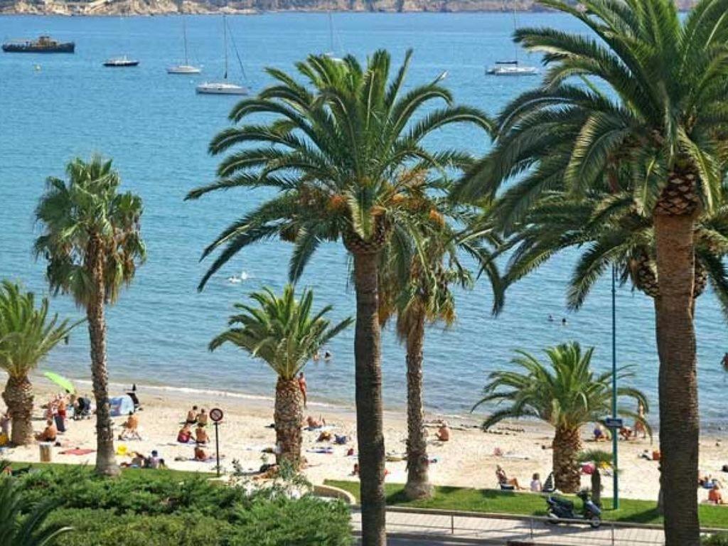 VUE MER 3 mn A PIED DE LA PLAGE LUMINEUX ET MODERNE - B&B