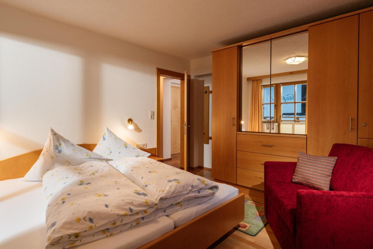 Apartment with Mountain View