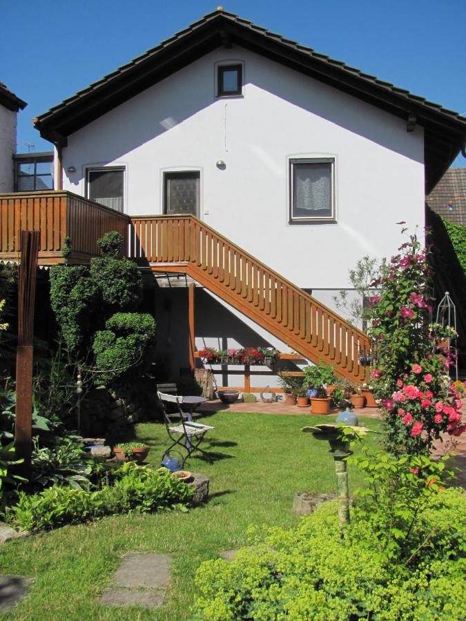 B&B Karlstadt-sur-le-Main - Ferienwohnung Seidenfaden - Bed and Breakfast Karlstadt-sur-le-Main