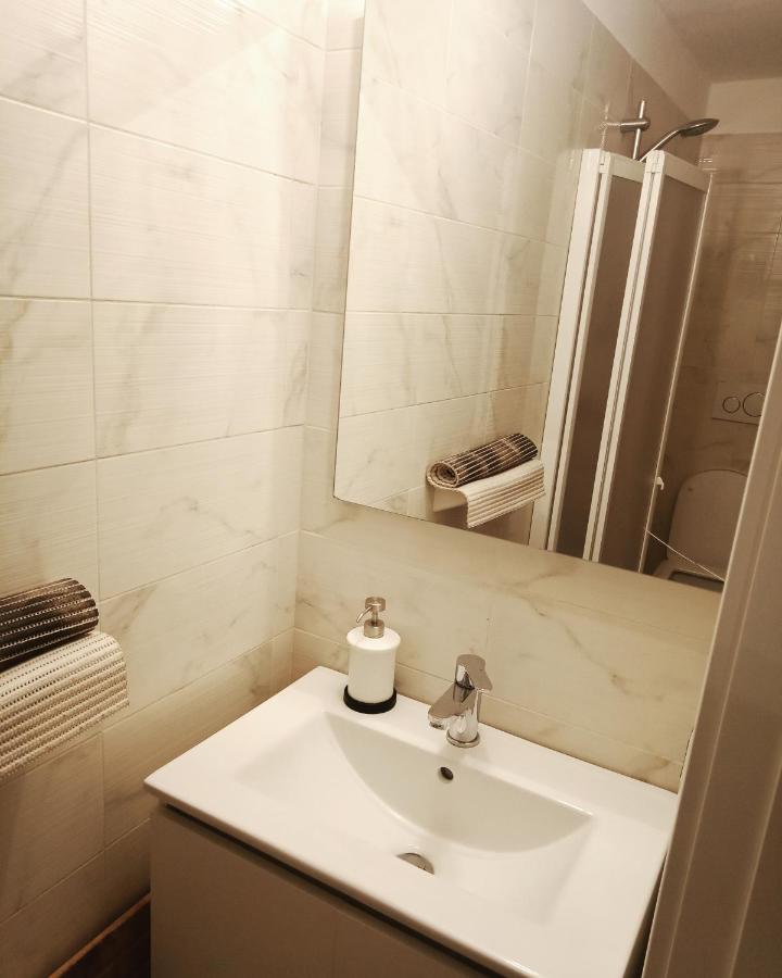 Single Room with Private Bathroom