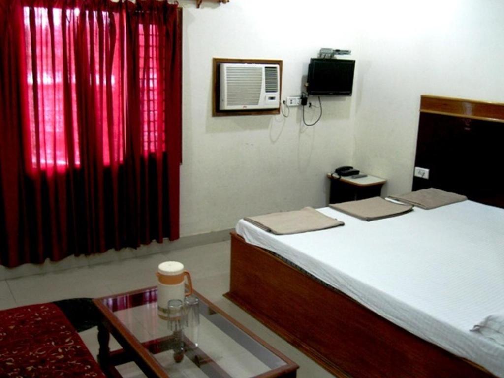 B&B Agra - Hotel Ajay International - Bed and Breakfast Agra