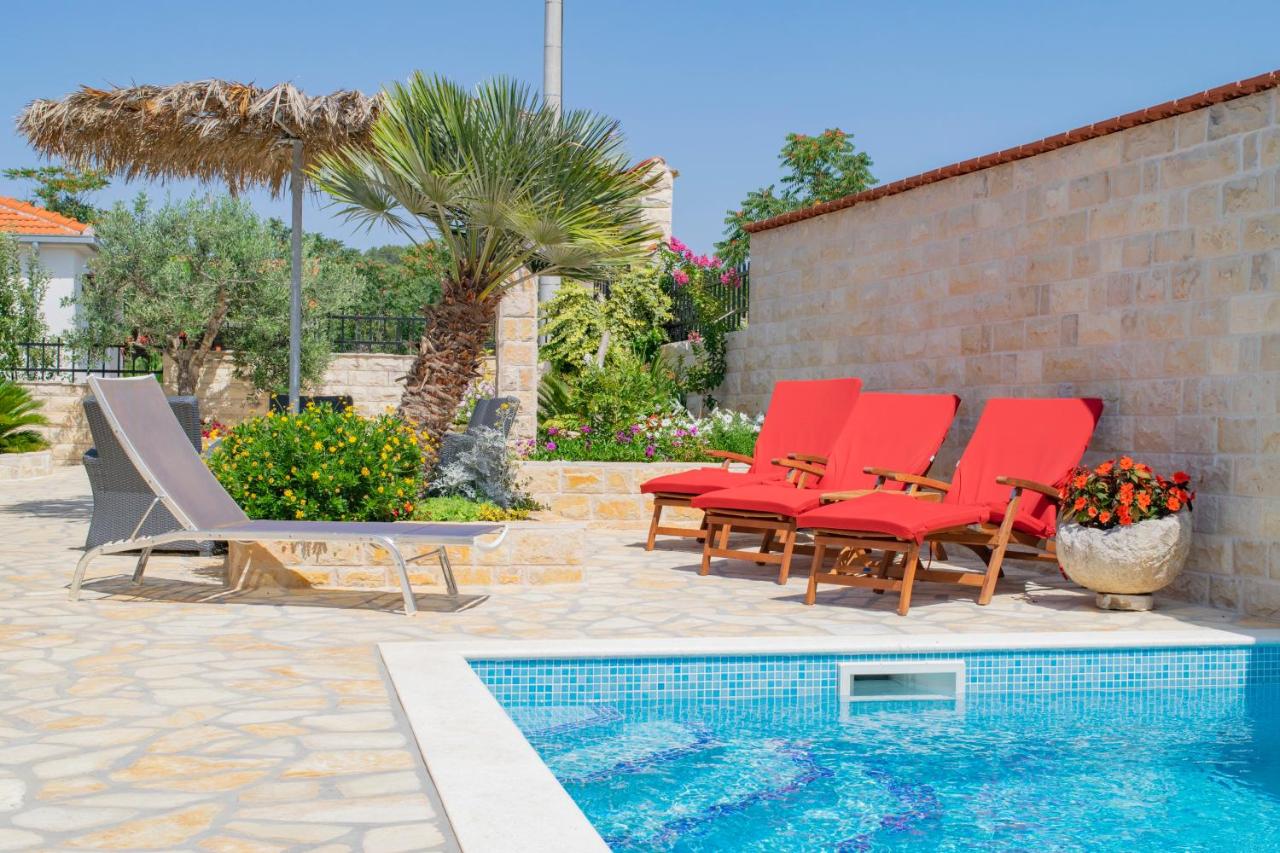 Apartments Šolta - Ferienwohnung Gornje Selo