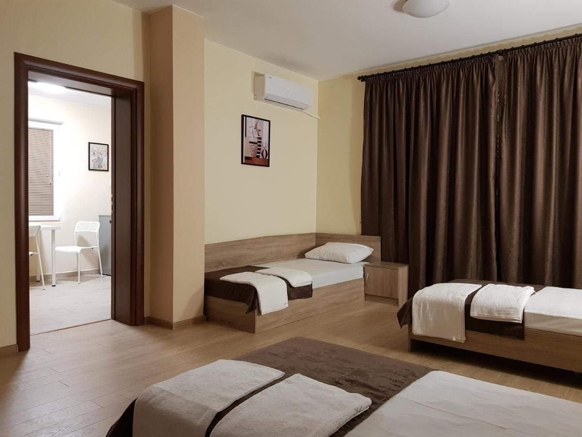 Family Apartment (3 single beds & 1 sofa bed)