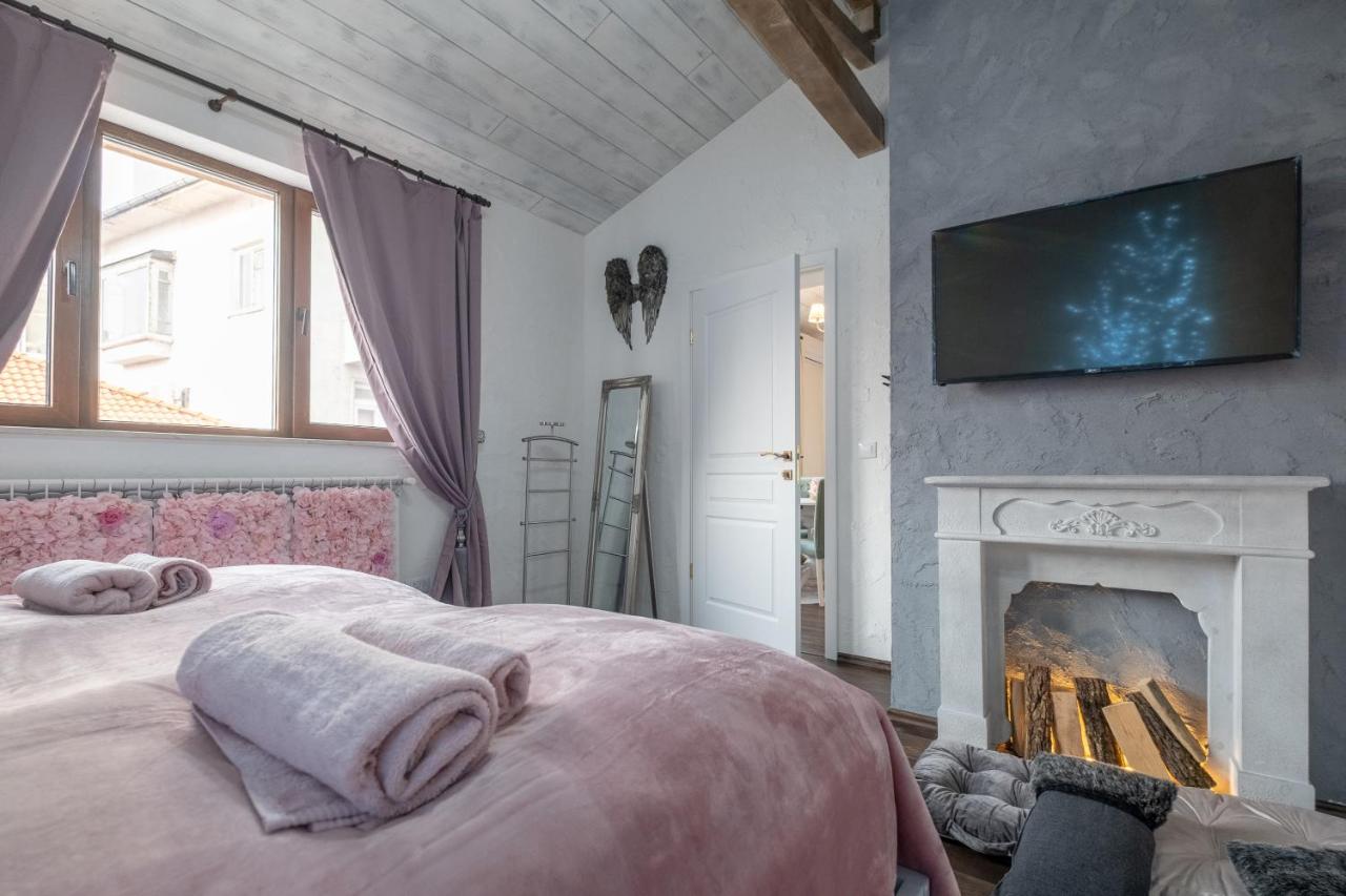 1-Bedroom Designer Apartment on Hristo Belchev Str - B&B Sofia