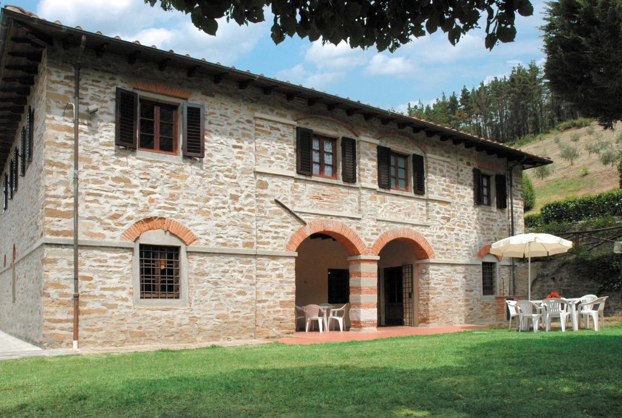 Villa con 6 Camere da Letto (12 Adulti)