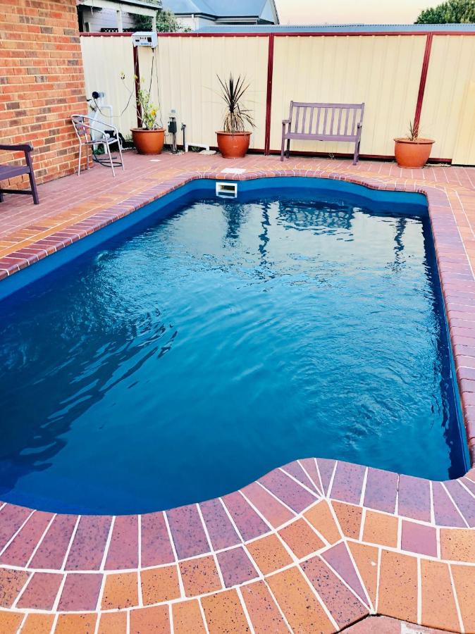 Aussie Rest Motel - Bed and Breakfast Cessnock