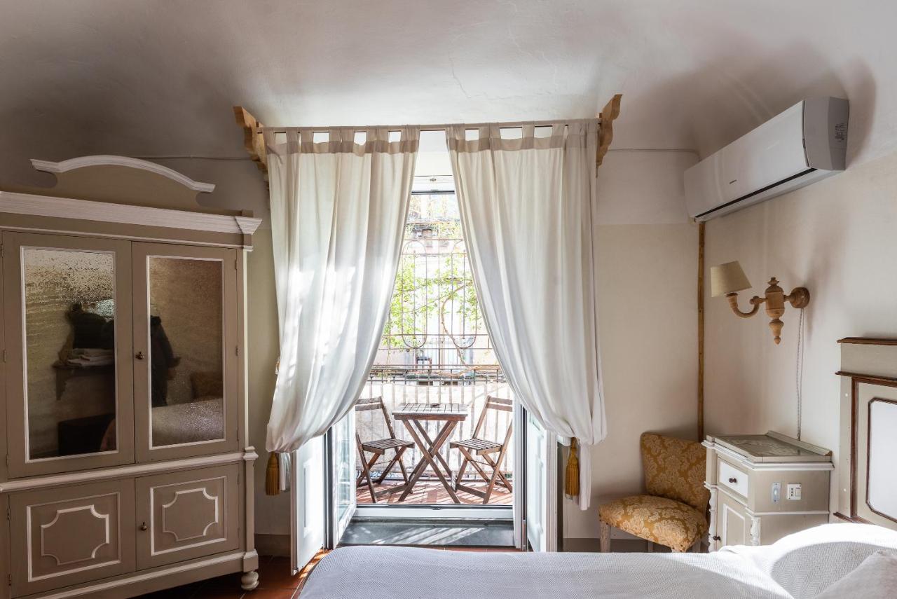 Apartamento con terraza y balcón