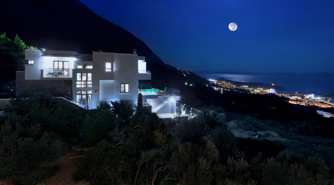 Villa View a luxury villa in Makarska, heated private pool, jacuzzi, gym - B&B Macarsca