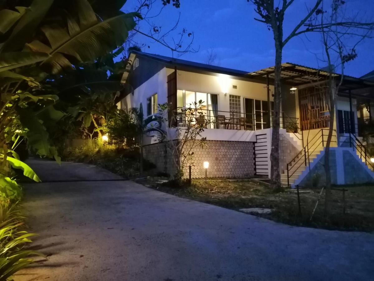 Twin Villa - Ferienwohnung Ban Mueang Mai
