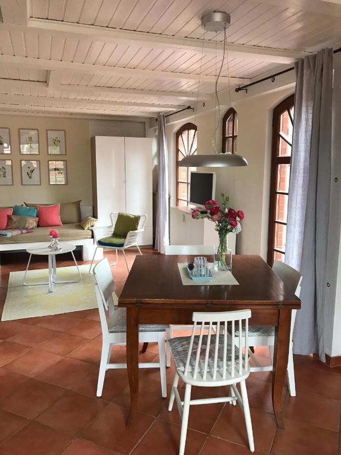 Cottage (2-5 adults)