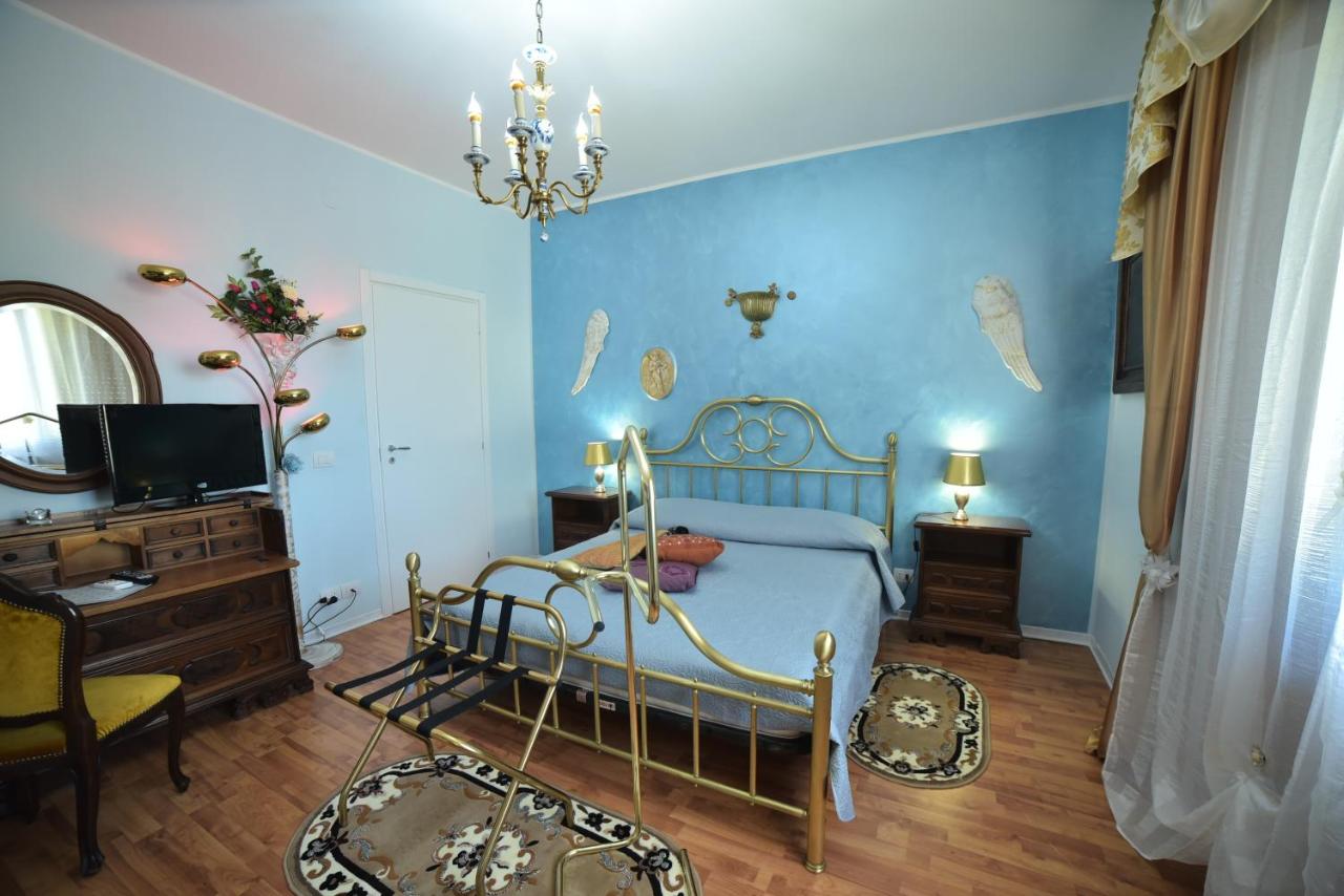 King Room with Pool View