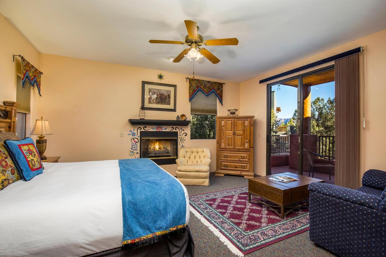 Settler's Pine Standard King Room