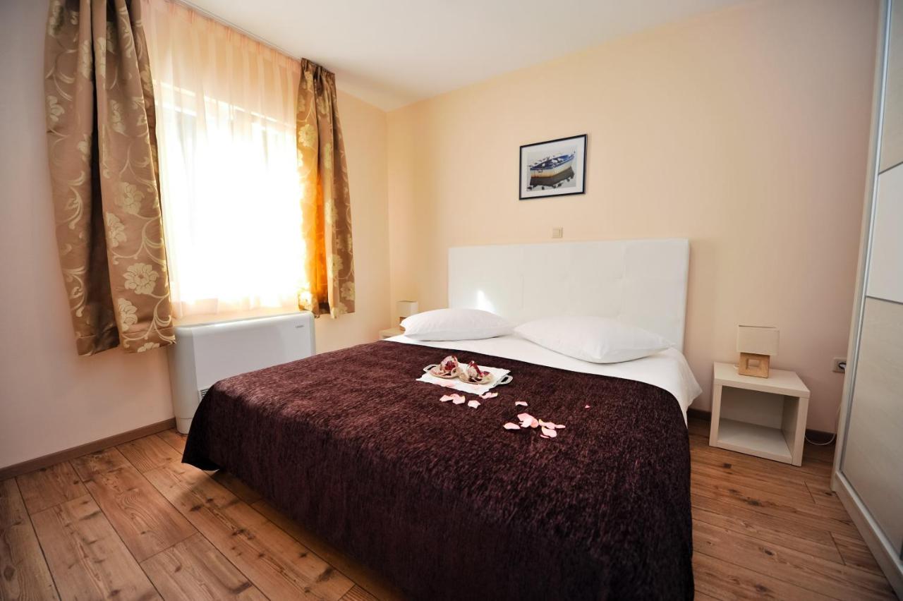 Apartamento de 2 dormitorios con balcón y vistas al mar