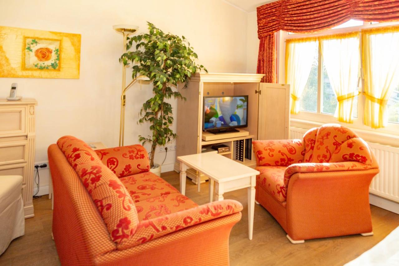 One-Bedroom Apartment with Balcony