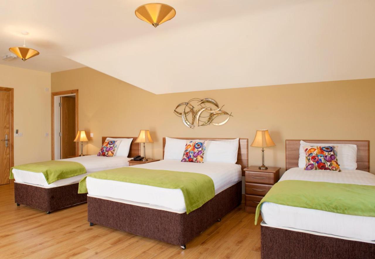 Familienzimmer (2 Erwachsene + 3 Kinder)