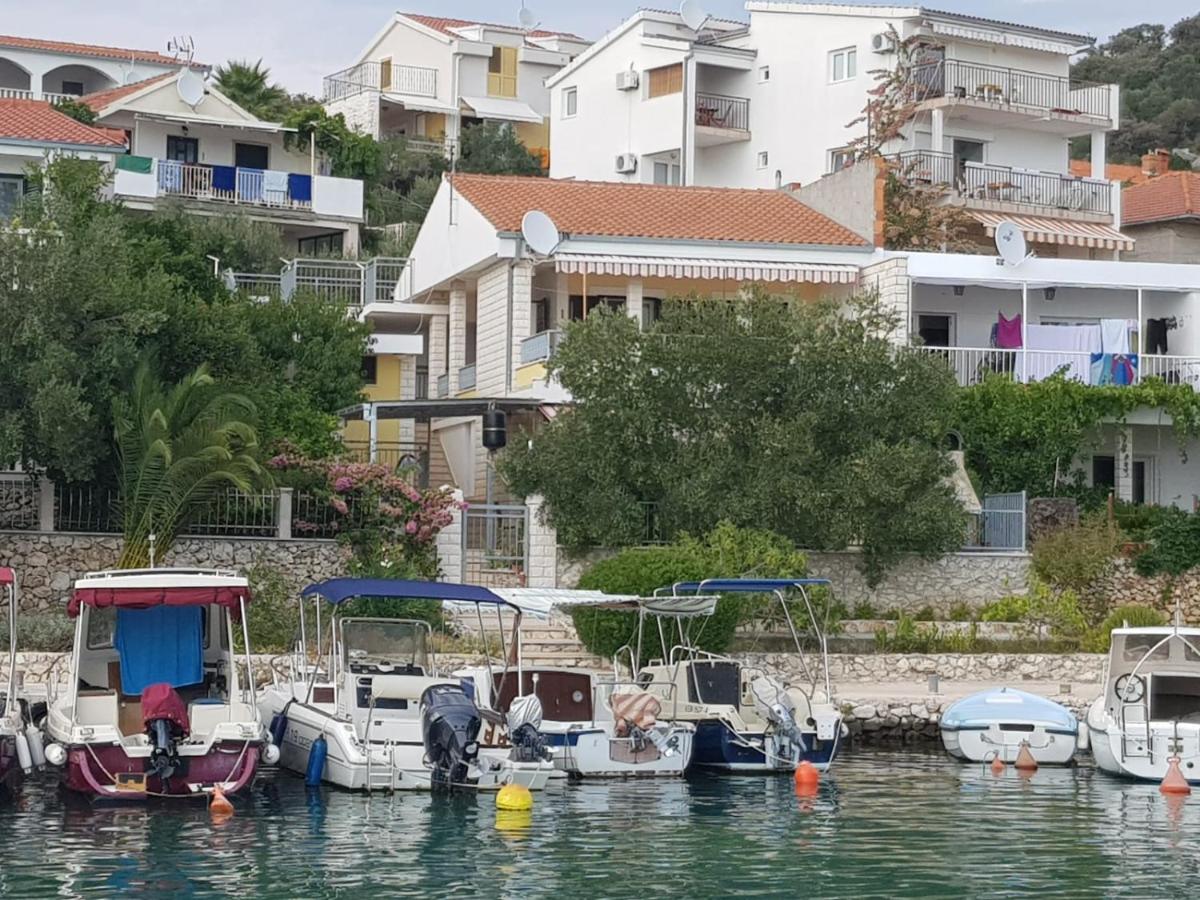 Apartman Nino - Ferienwohnung Okrug Donji