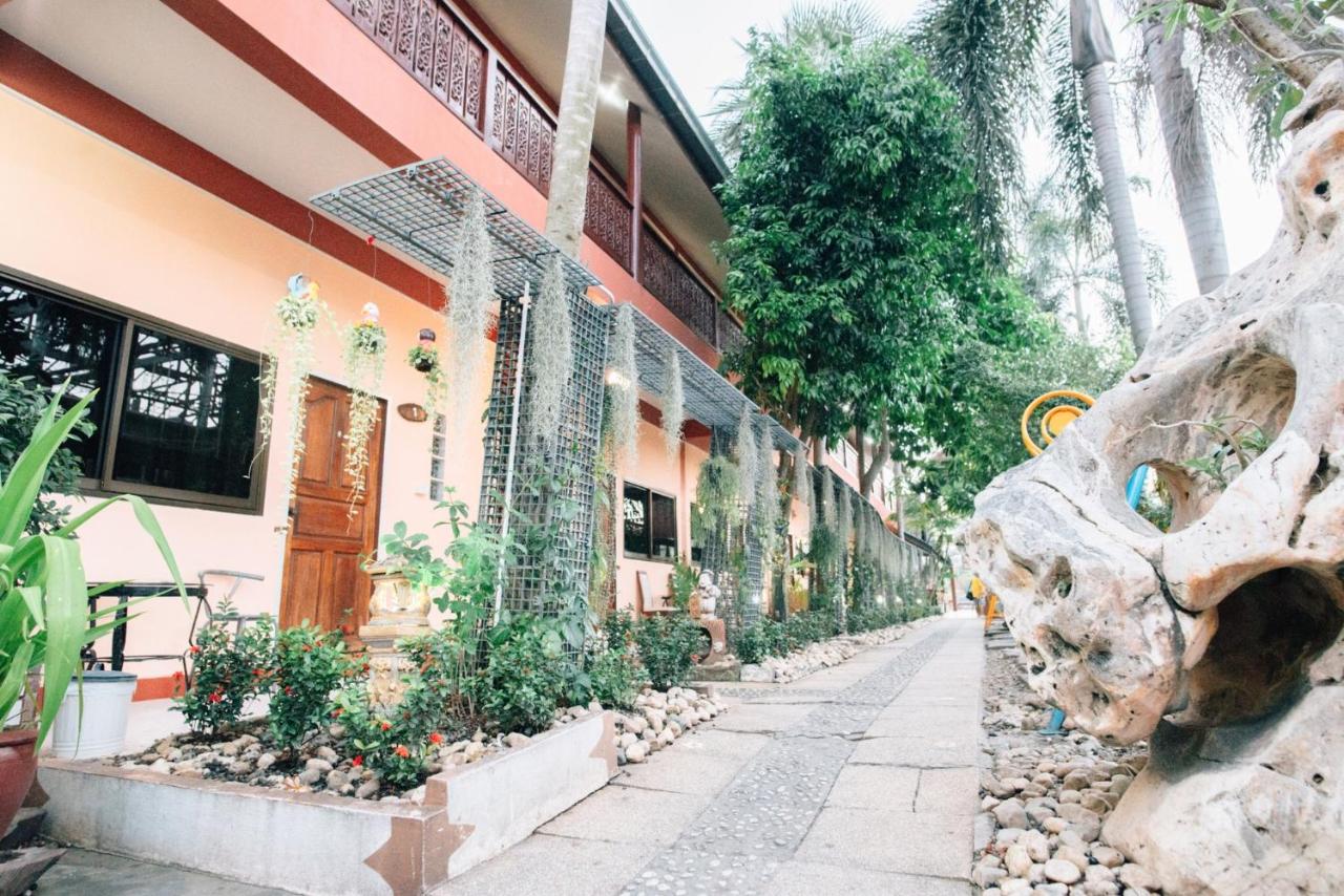 Noble Night Guesthouse - B&B Kanchanaburi