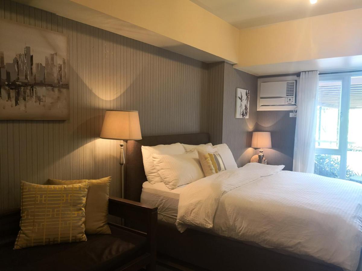 Centrio Tower Beside Ayala Studio Unit with Balcony 23 - Ferienwohnung