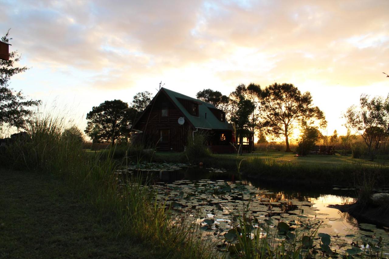 B&B Buffeljagsrivier - A Log Home at Buffalo Creek - Bed and Breakfast Buffeljagsrivier