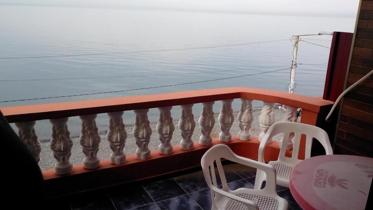 Appartamento con 2 Camere da Letto e Vista Mare