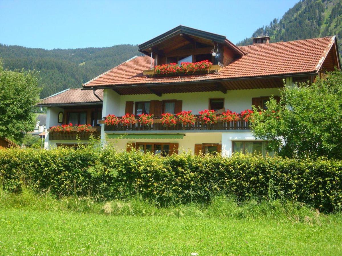 B&B Bad Hindelang - Haus Schöll - Bed and Breakfast Bad Hindelang