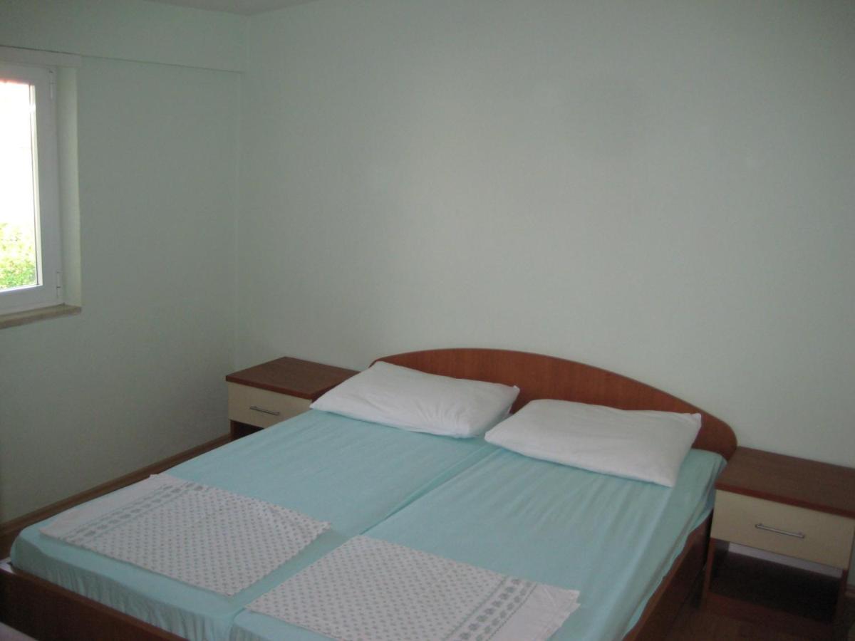 Appartamento con 2 Camere da Letto, Balcone e Vista mare