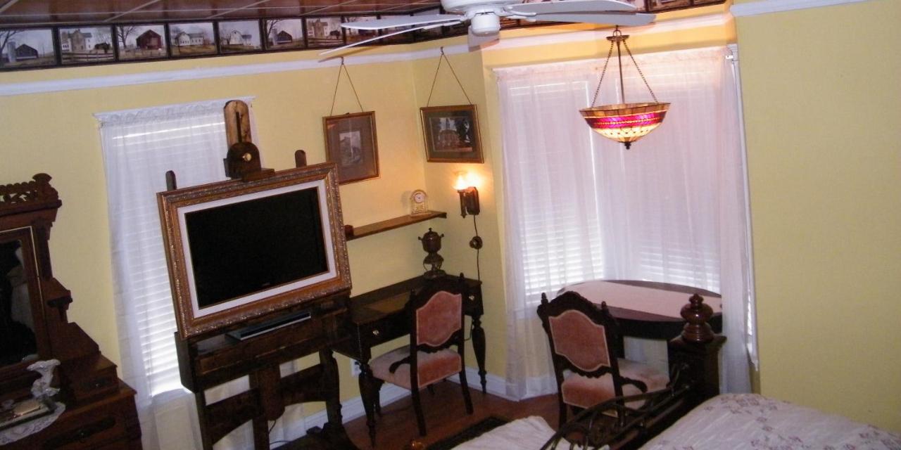 Queen Room