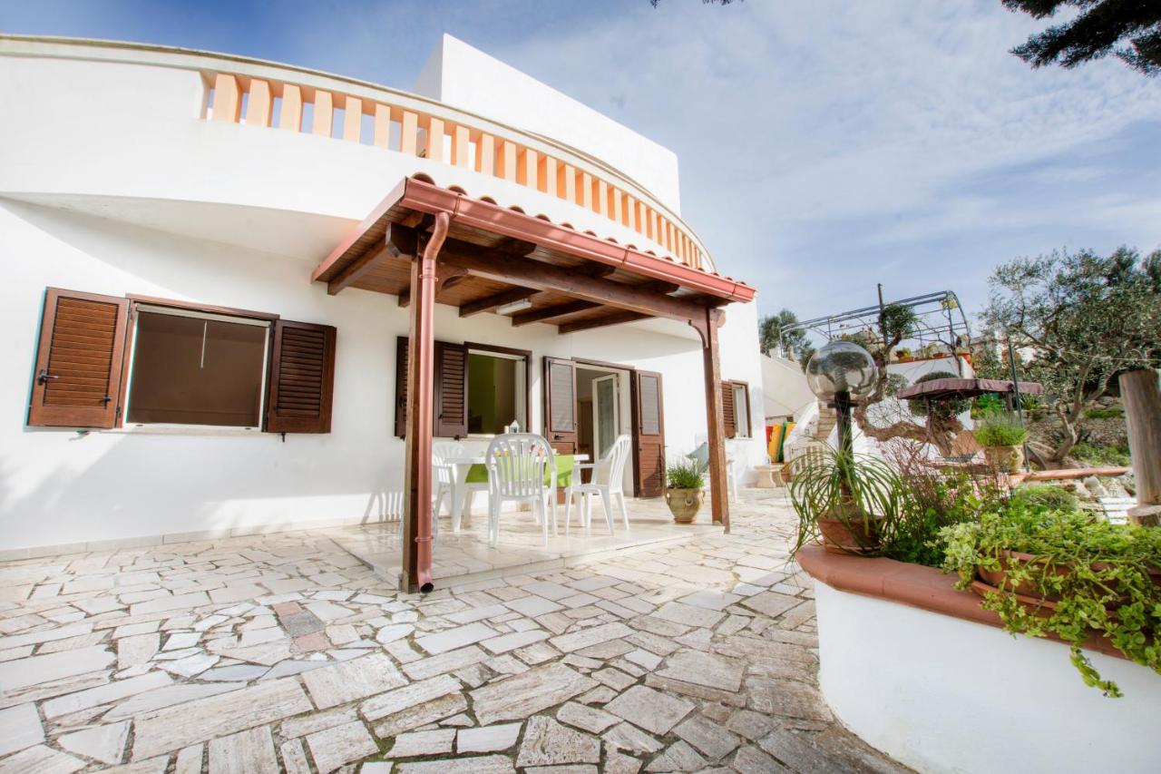 Le Gioie - Dimora Scalelle - Villetta con giardino e veranda vista mare - B&B