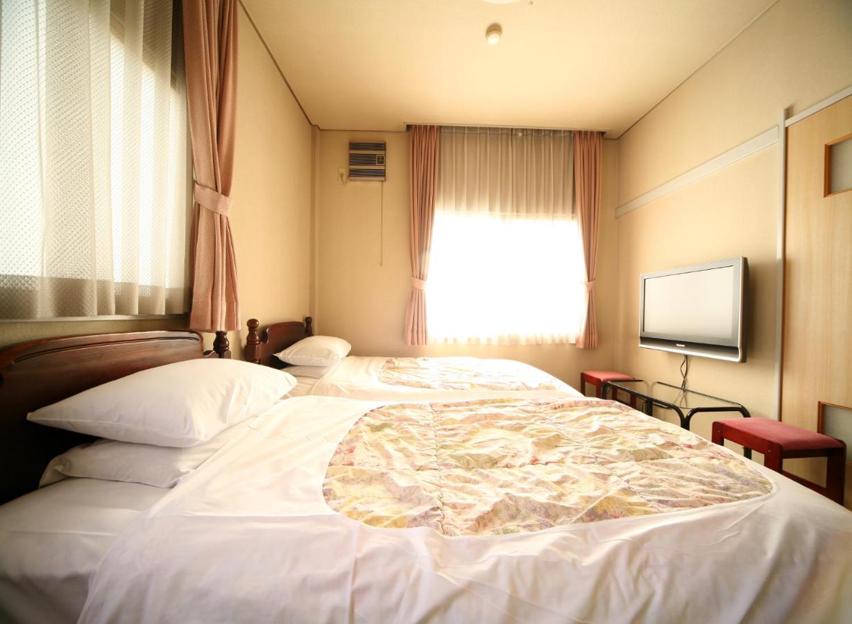 Twin Room with Private Bathroom
