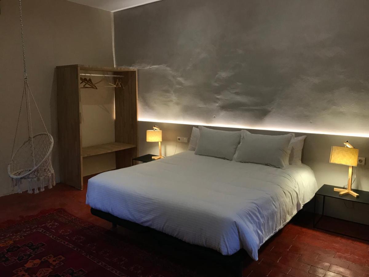Deluxe Room (2 Adults + 1 Child)