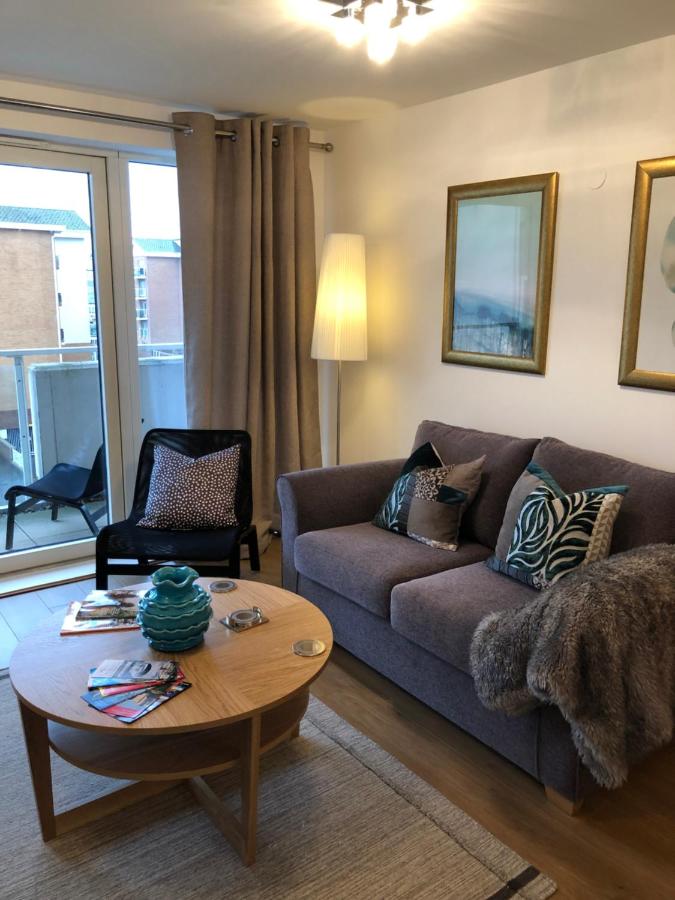 B&B Cardiff - Hansen House Cardiff Apartment with Parking - Bed and Breakfast Cardiff