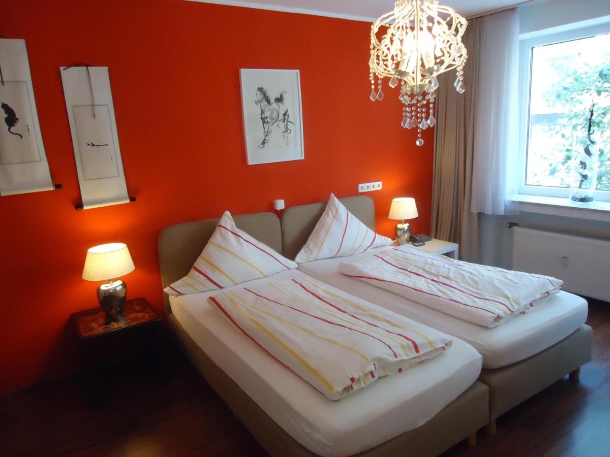 Doppel- oder Zweibettzimmer