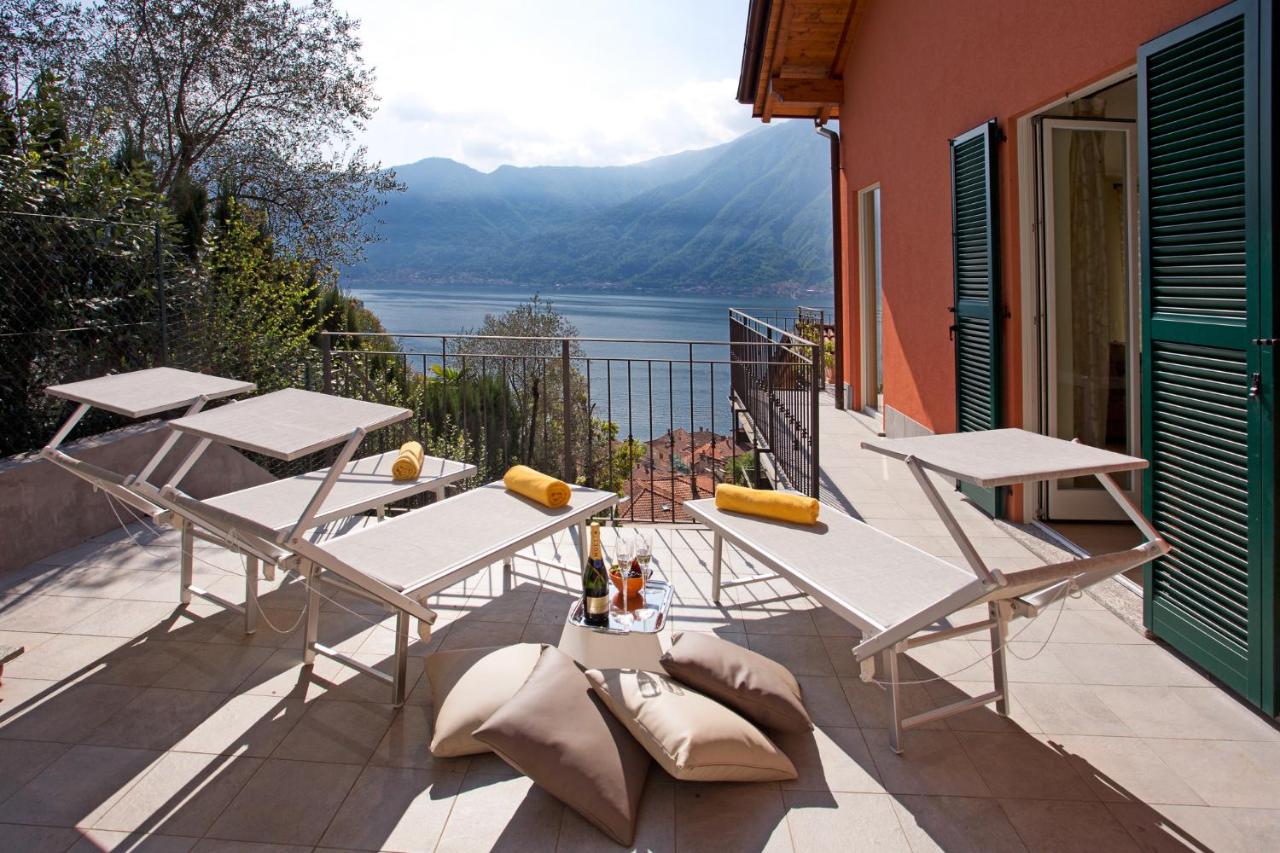 State of the art home suite with 180 degree panoramic lake view, pool and spa sleeping up to 10 guests by Italian Apartments - B&B