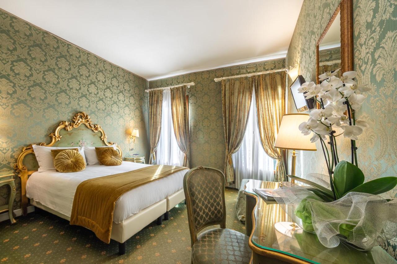 Superior Double Room with Canal View
