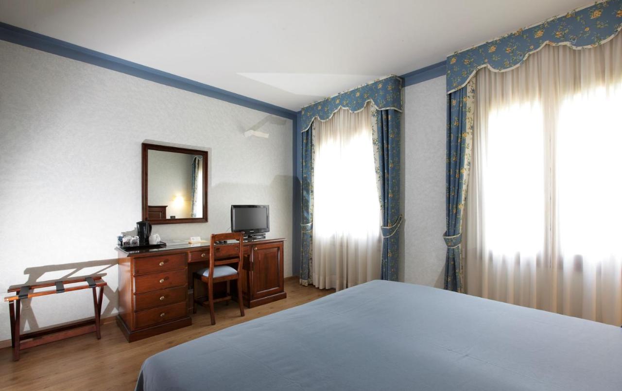 Doppel-/Zweibettzimmer - barrierefrei