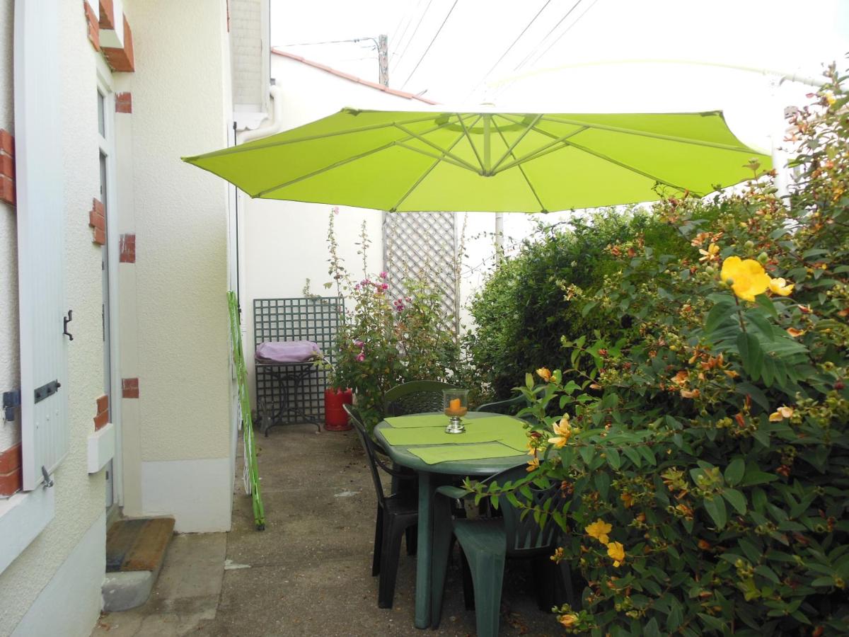 "Les ROSIERS" - B&B Royan